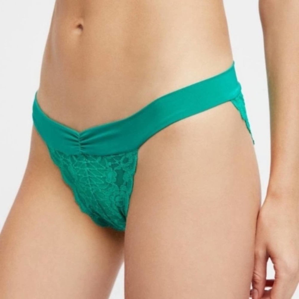 NEW! FREE PEOPLE INTIMATELY emerald green bikini lace panty undies undie​ lacy M